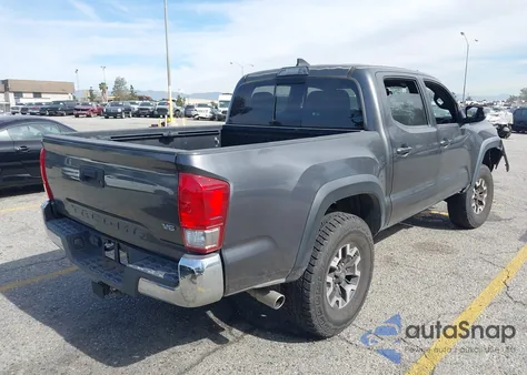 2017 Toyota Tacoma Trd Off Road z USA, uszkodzony, nr VIN 3TMAZ5CN4HM038824